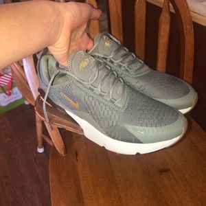 Nike Women’s Airmax 270